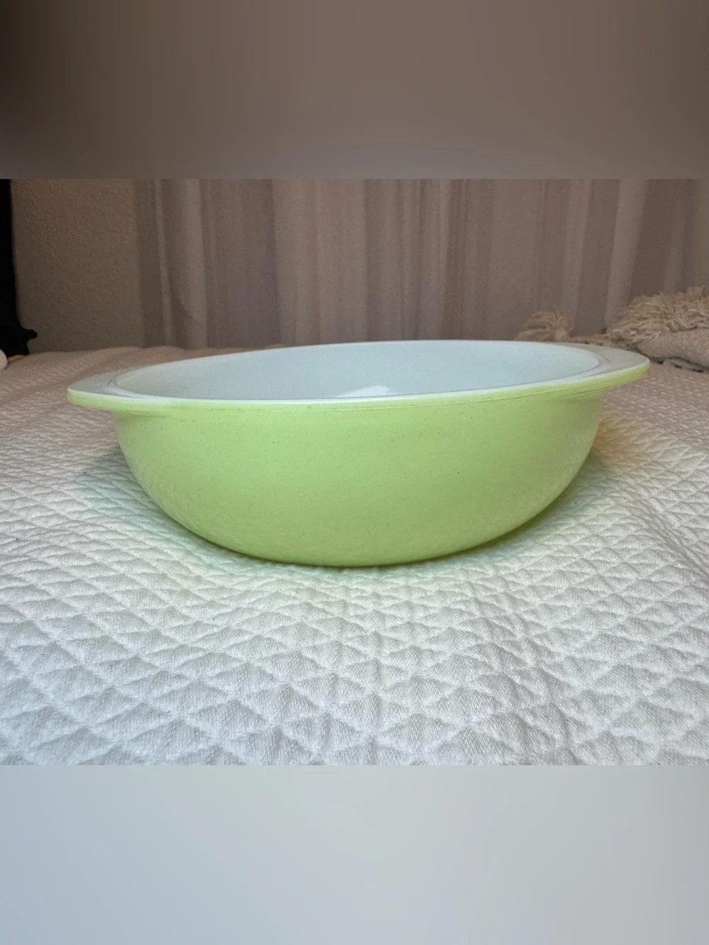 Vintage Pyrex 024 2 Qt Lime Green Round Casserole Baking Dish USA
